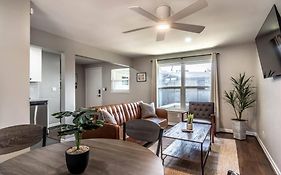 Roomy Urban Apartment Montrose! Free Parking #16